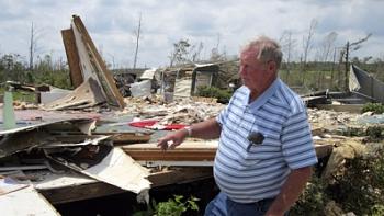 Looters Plague Tornado-Torn South-tennesseelooters.jpg